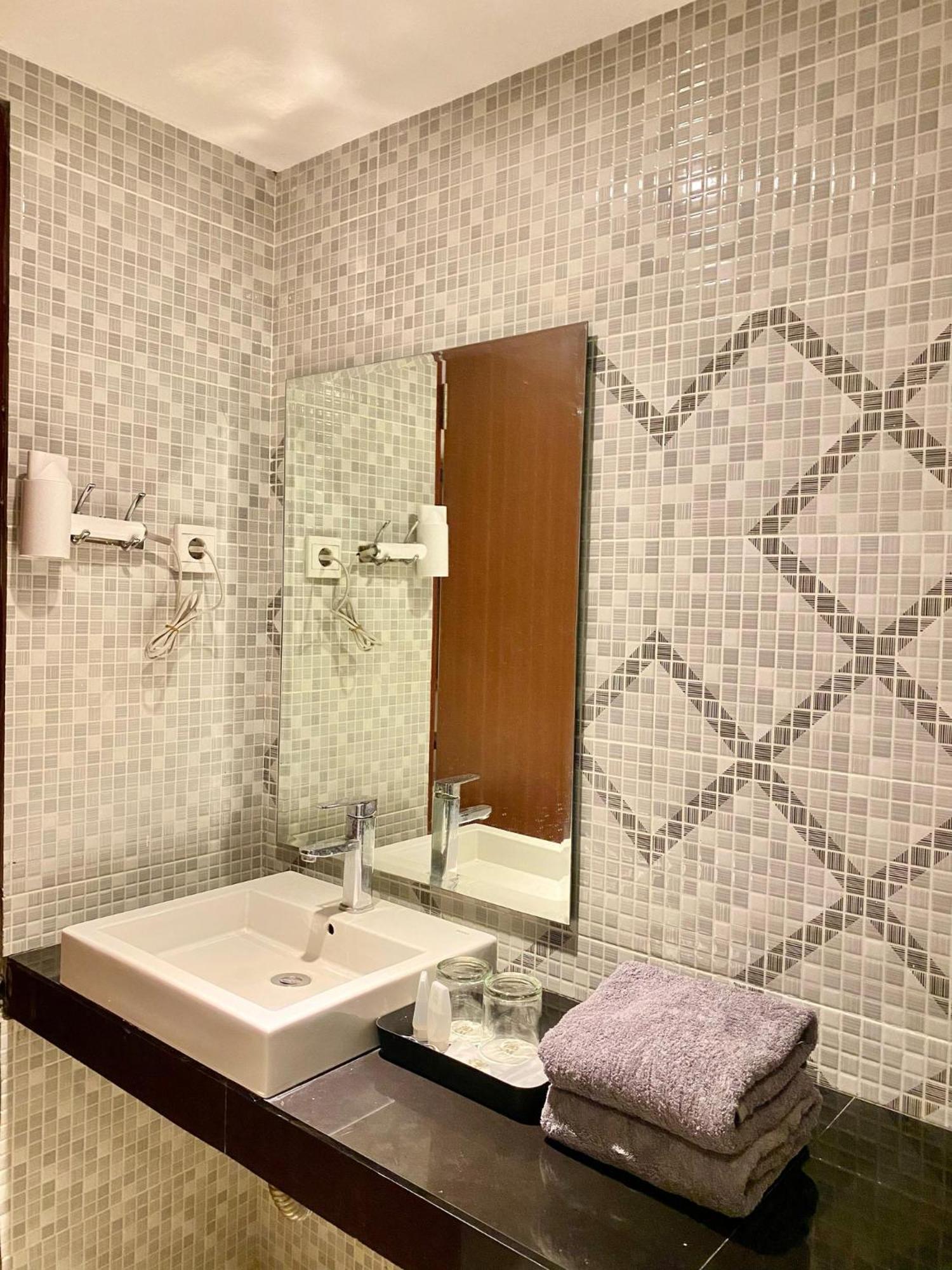 Sm Tower Hotel And Convention Berau Tanjung Redep Buitenkant foto