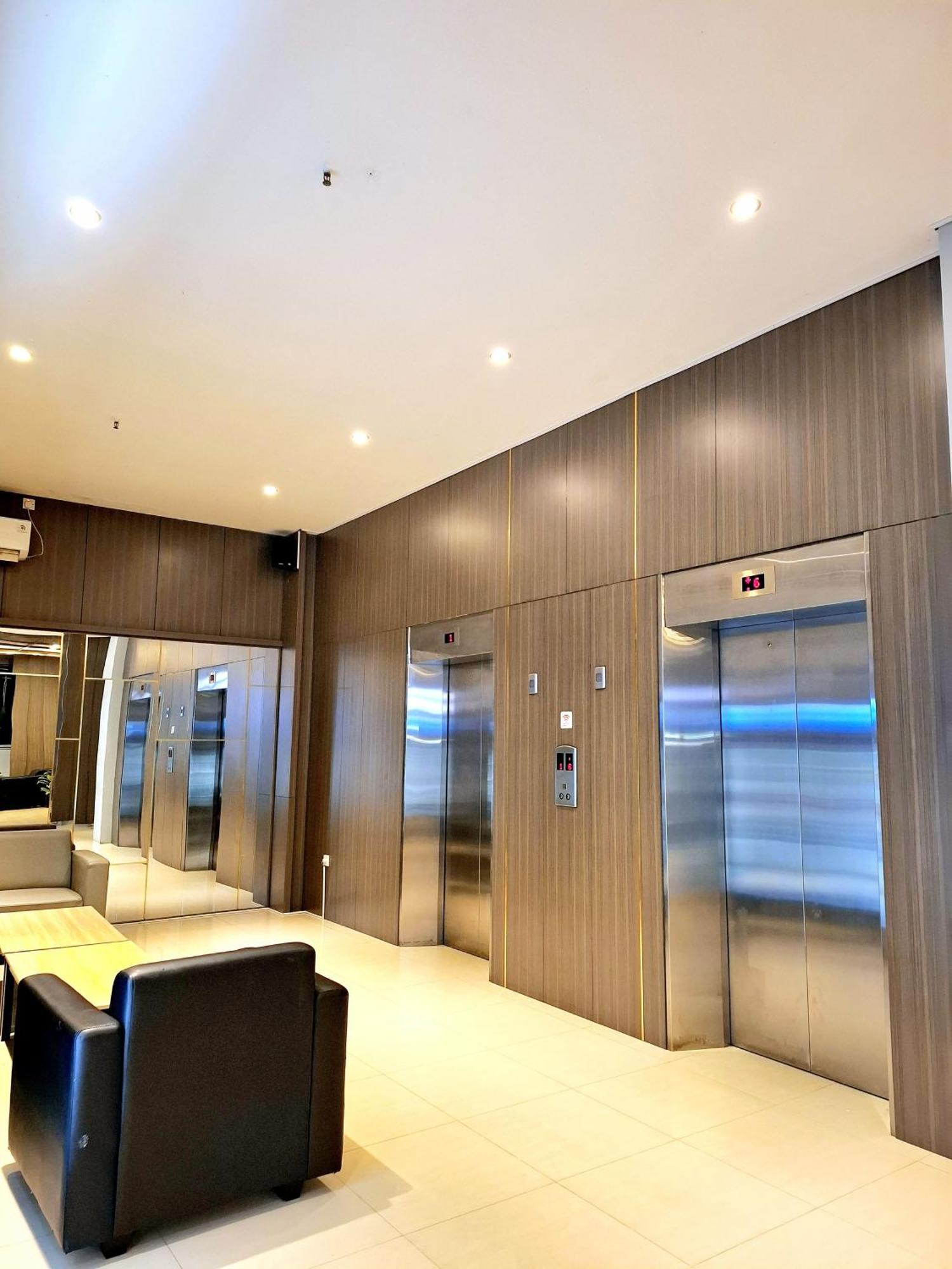 Sm Tower Hotel And Convention Berau Tanjung Redep Buitenkant foto