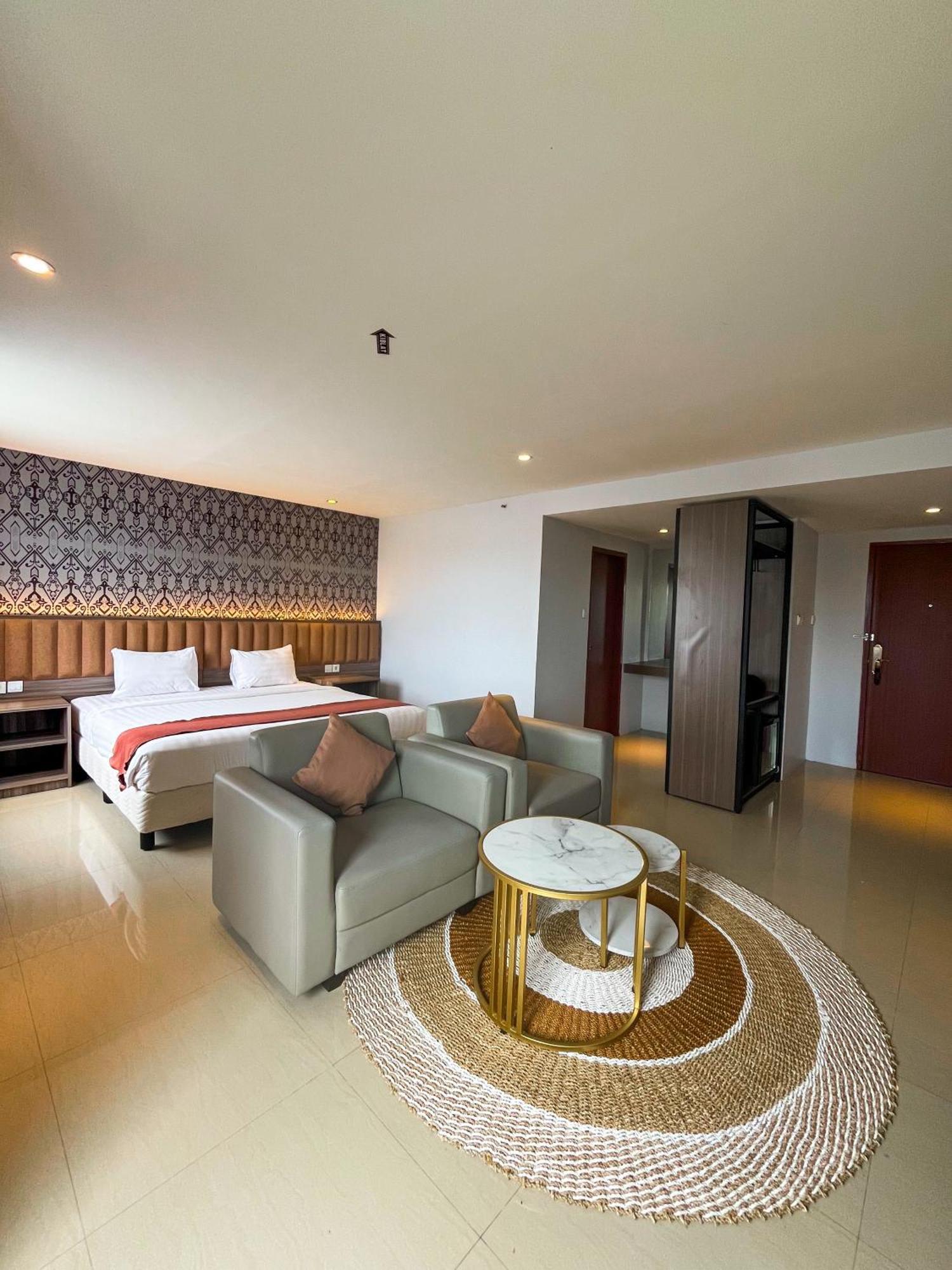 Sm Tower Hotel And Convention Berau Tanjung Redep Buitenkant foto